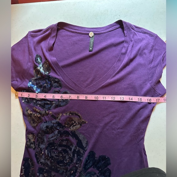 Alaniz size medium purple sequence T-shirt - Picture 8 of 8
